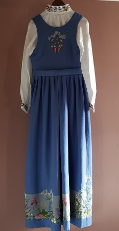 Oslo bunad. Lys blå.