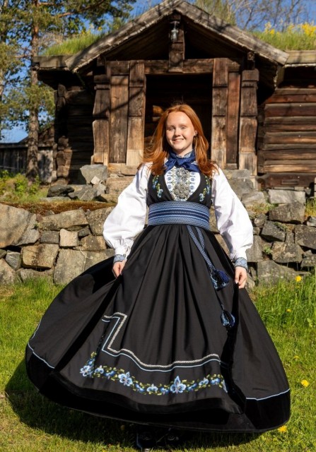 Beltestakk blå Tones Bunadstue