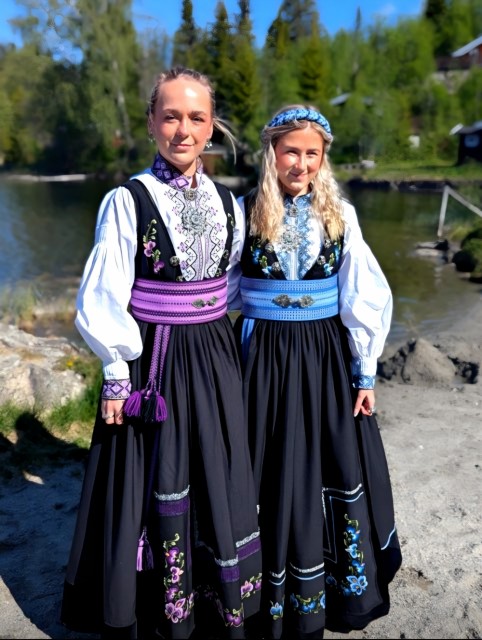Beltestakk lilla eller blå fra Telemark, laget hos Tones Bunadstue