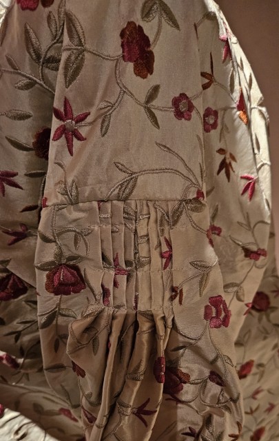 Silkeskjorte Tyrihans Piz sion creme, detalj arm
